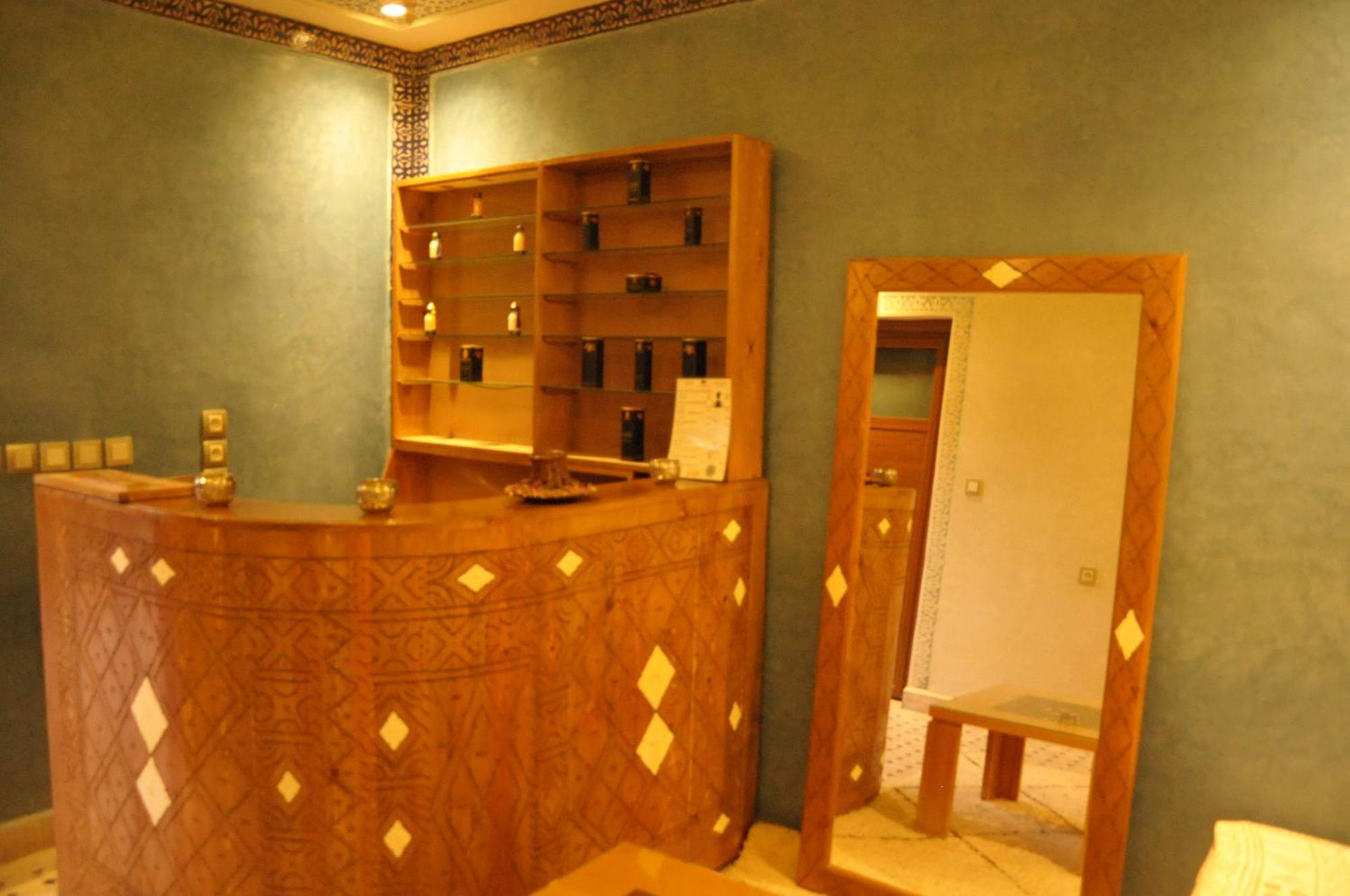 Oz Palace Ouarzazate & Spa Tajda エクステリア 写真
