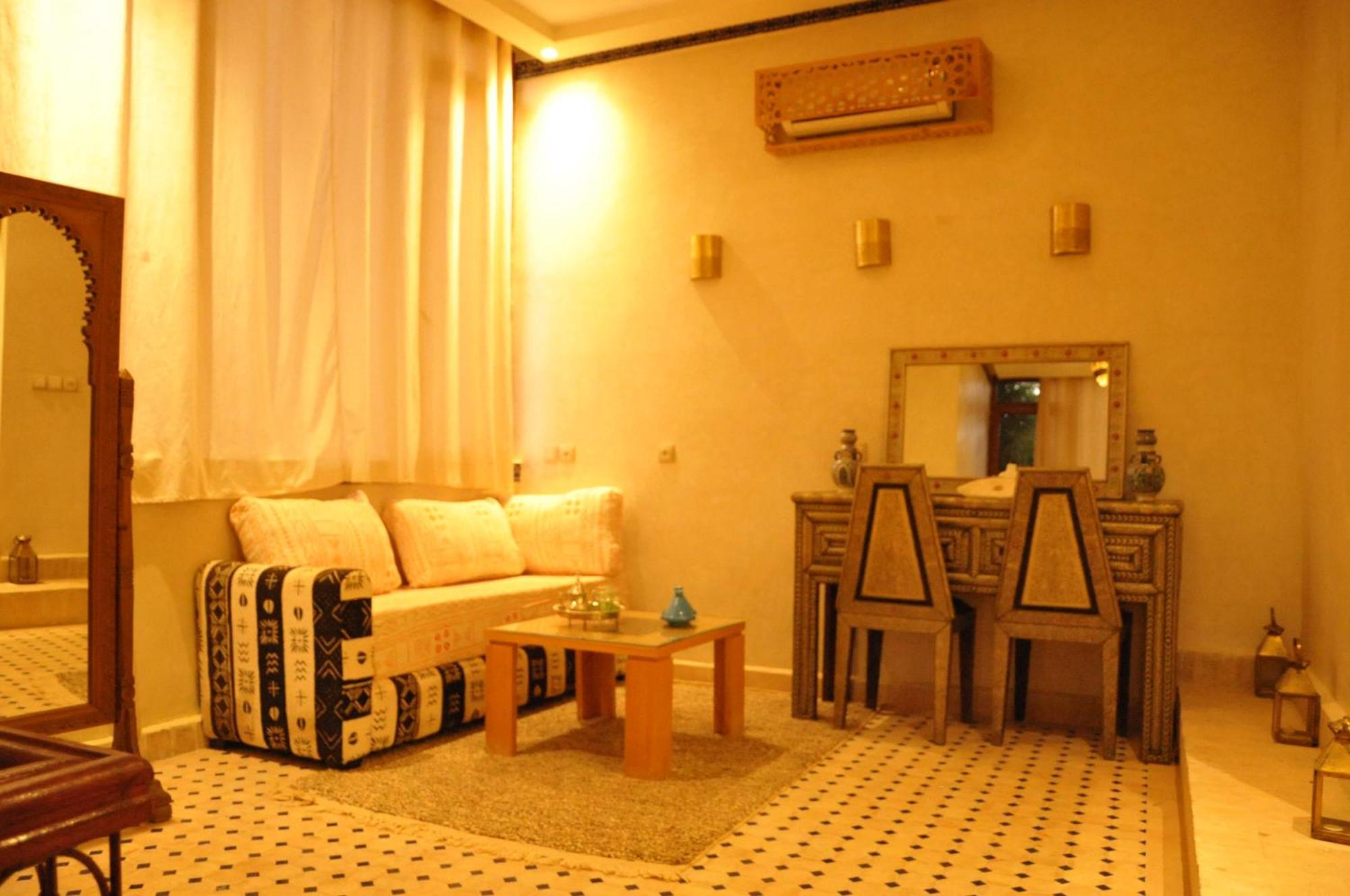 Oz Palace Ouarzazate & Spa Tajda エクステリア 写真